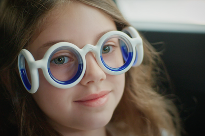 Lunettes Anti-Mal de Transport – Fini les vomissements en gbaka, wôrô-wôrô ou car de voyage ! 🚐💨